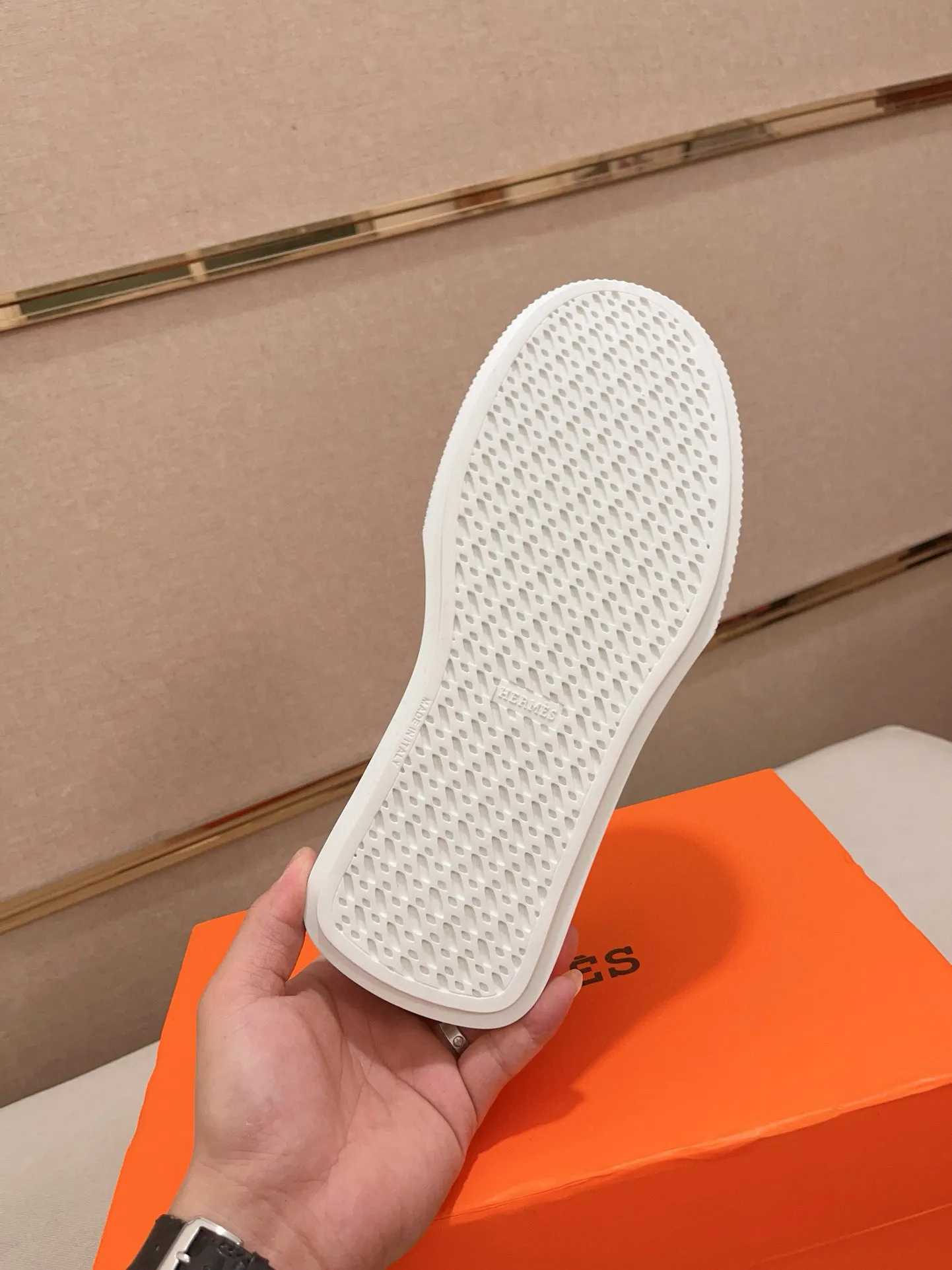 Men's clothing and shoes💰: 442💰《HERMES》【Classic original single version】Hermès; top 🔝purchase agent🔍🔍men's latest 🇺🇸 counter sales simultaneously, imported from Italy original ▲▲cowhide ▲▲ (high-end, nobility, class) ) Exquisite workmanship (Italian 🇮🇹 imported water-dyed 🐂 cowhide lining) sole: original sole provided by the original factory, ⚠️exclusive double-layer activity·TPR·rubber·combined molded outsole; super comfortable·wear-resistant·non-slip·environmental protection The real thing is more beautiful if you take the real thing (high quality, follow the order). You can enter and exit the counter at will * Number of yards: 38-44 (45 can be customized and cannot be returned or exchanged)